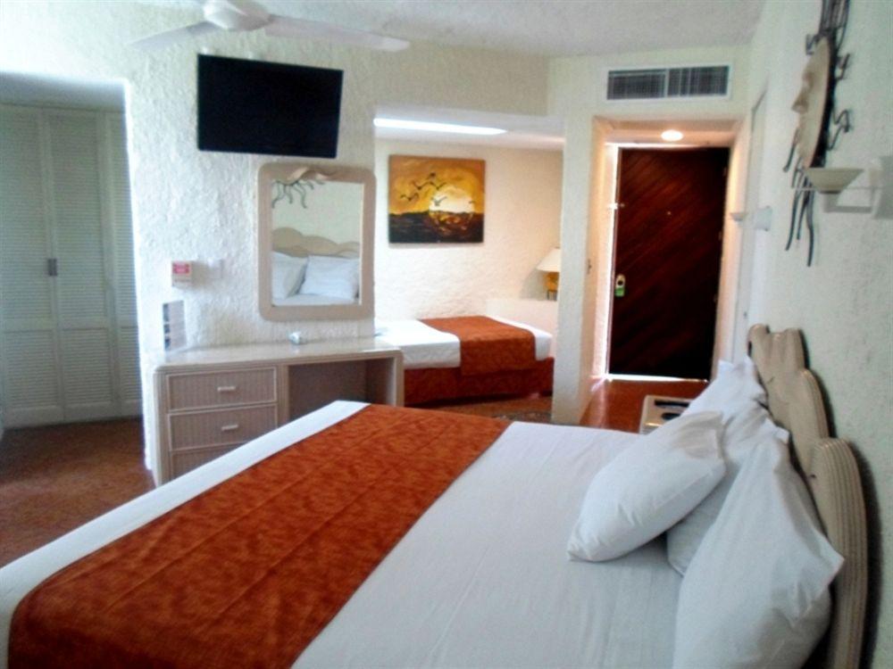Cabo Blanco Hotel And Marina Барра-де-Навидад Экстерьер фото