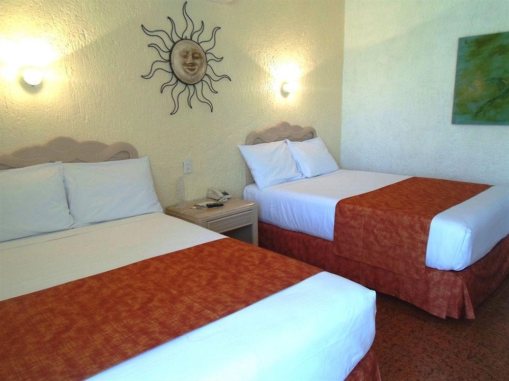Cabo Blanco Hotel And Marina Барра-де-Навидад Экстерьер фото